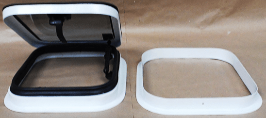 Claraboia para trailer e motor-home - FINESTRA - Cópia (1)