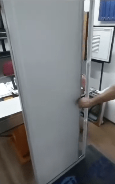 Porta Retrátil para Armários e Nichos