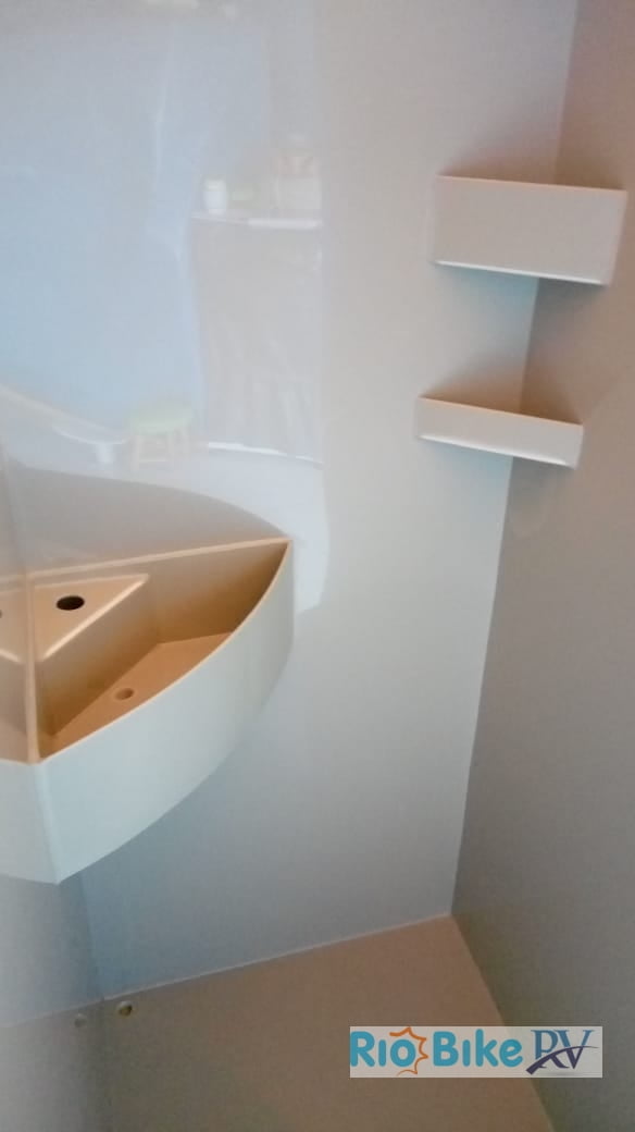 Pia de canto em Polipropileno 