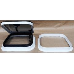 Claraboia para trailer e motor-home - FINESTRA - Cópia (1)
