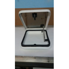 Claraboia para trailer e motor-home - FINESTRA - Cópia (1)
