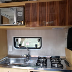 Janela Basculante MAXIAR em Vidro para Trailers e Motor-Homes - FINESTRA - TESTE