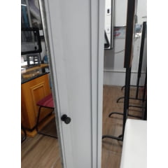 Porta Retrátil para Armários e Nichos