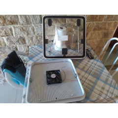 Claraboia para trailer e motor-home - FINESTRA